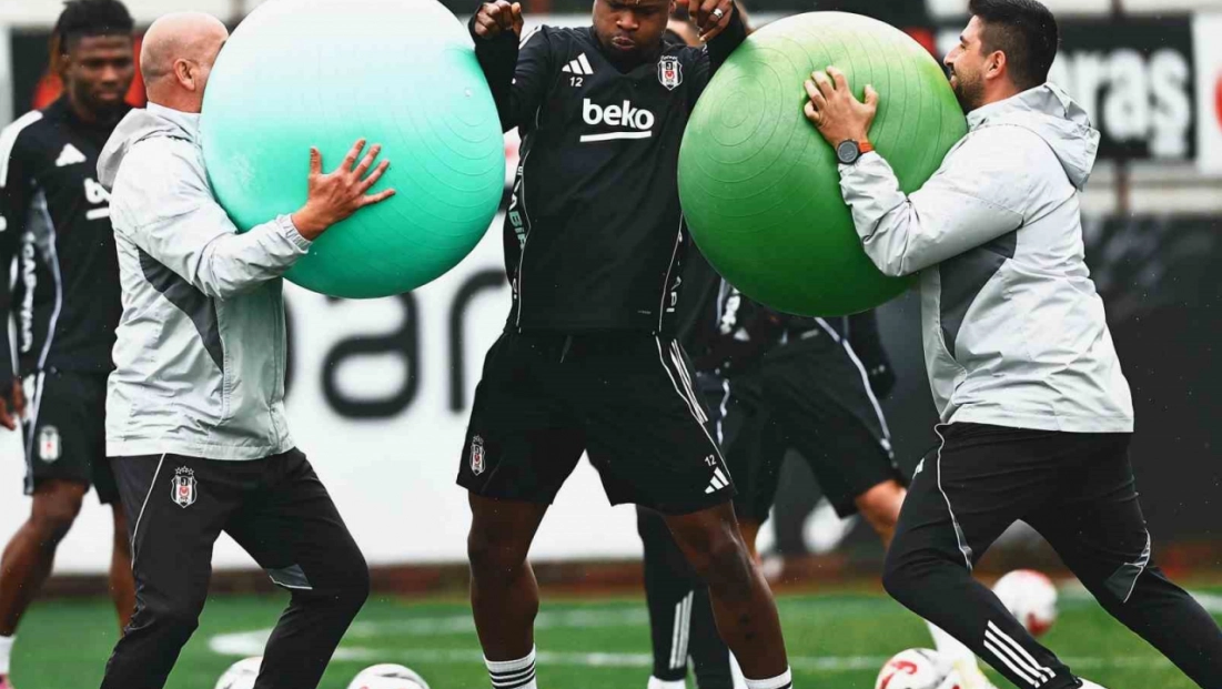 Beşiktaş kondisyon ve taktik çalıştı