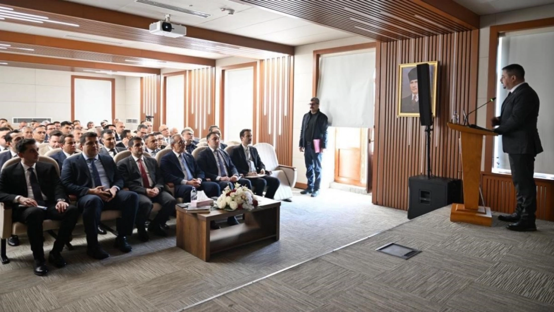 Yönetimde Beden Dili ve Etkili İletişim Semineri