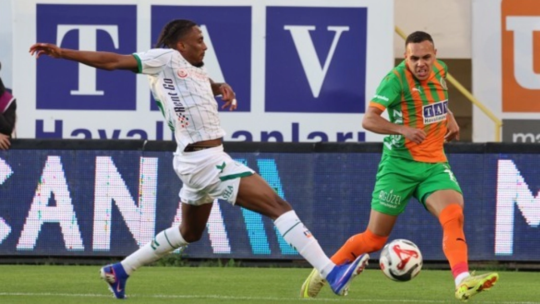 Alanyaspor evinde konyaspor'u 2-1 mağlup etti: Süper lig'de kritik galibiyet