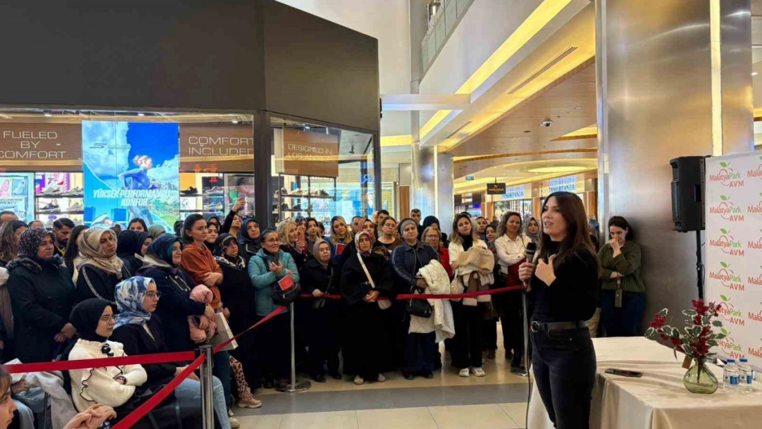 Yazar Dilek Cesur Okurlarıyla buluştu