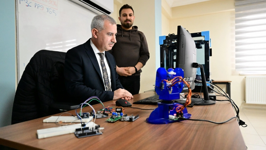 Başkan Çınar, Robotik Kodlama Eğitiminde Örnek Bir İlçe Olacağız