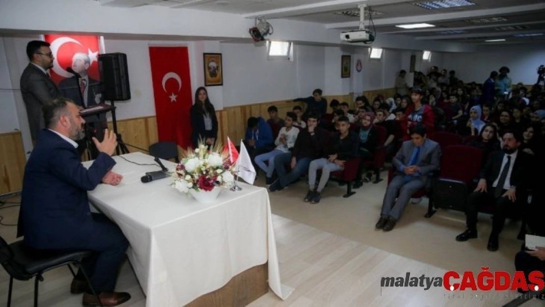 Başkan Ercan gençlerle projelerini paylaştı