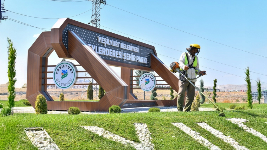 Başkan Geçit: ''Parklarımızı Yeniliyoruz, Yeşil Kimliğimizi Koruyoruz''