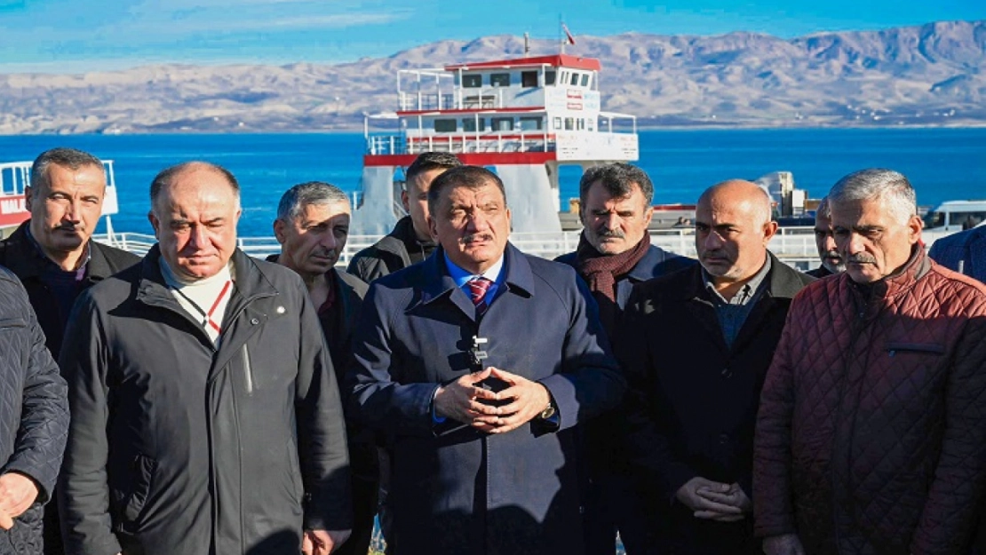 Başkan Gürkan Atabey Feribot İskelesi'nde İncelemelerde Bulundu