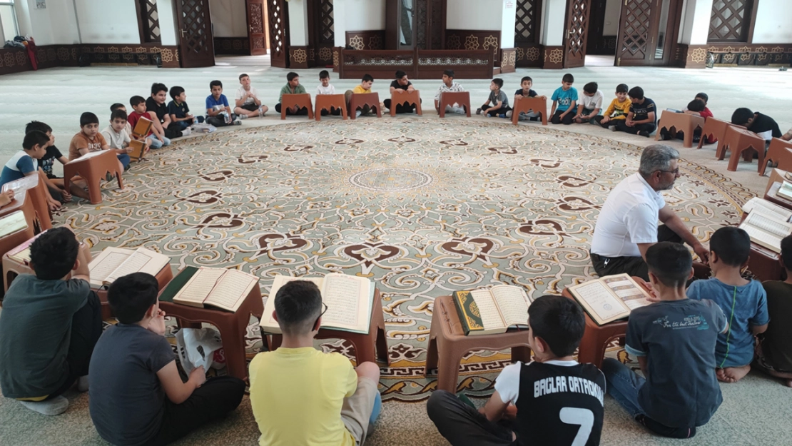 Camiler Çocuk Sesleriyle Şenlendi: Yaz Kursları Başladı
