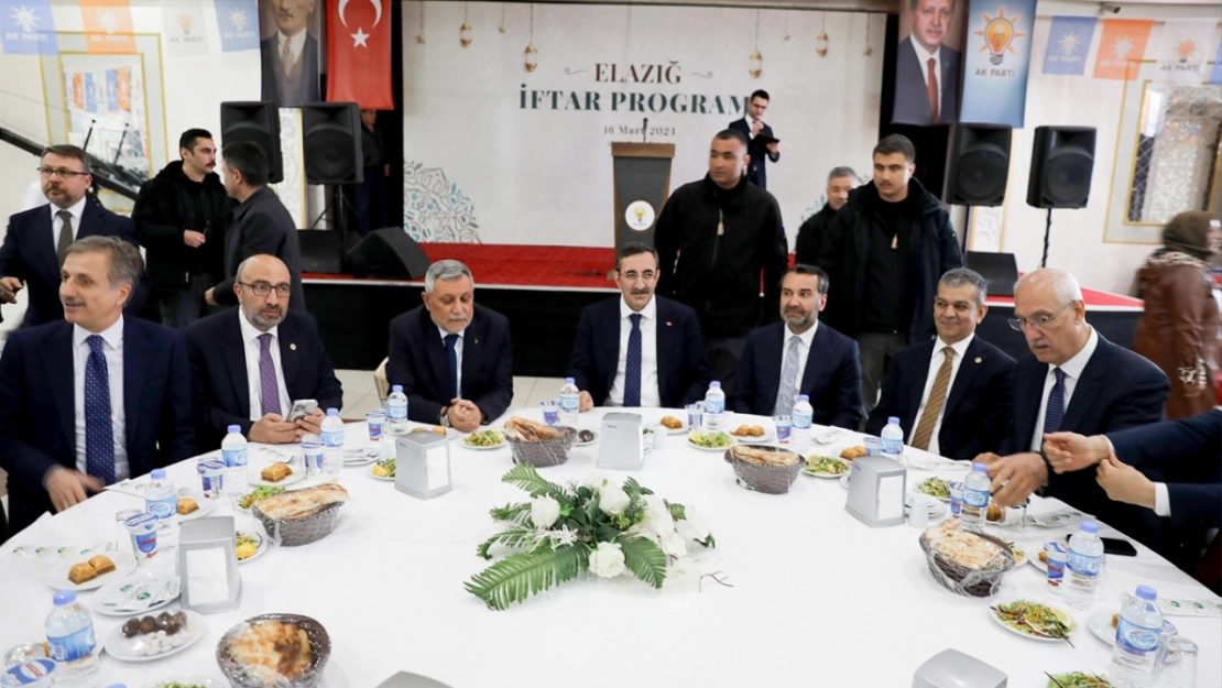 Cumhurbaşkanı Yardımcısı Yılmaz, Elazığ'da iftar programında konuştu: