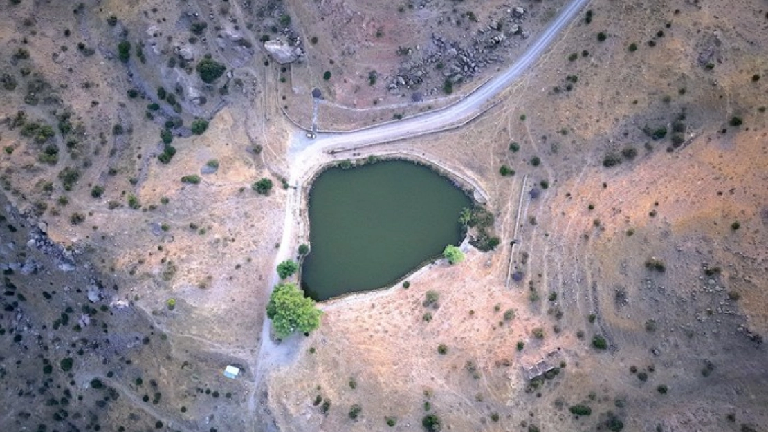 Dipsiz Göl'de Gün Batımının Büyüleyici Manzarası Dronla Görüntülendi