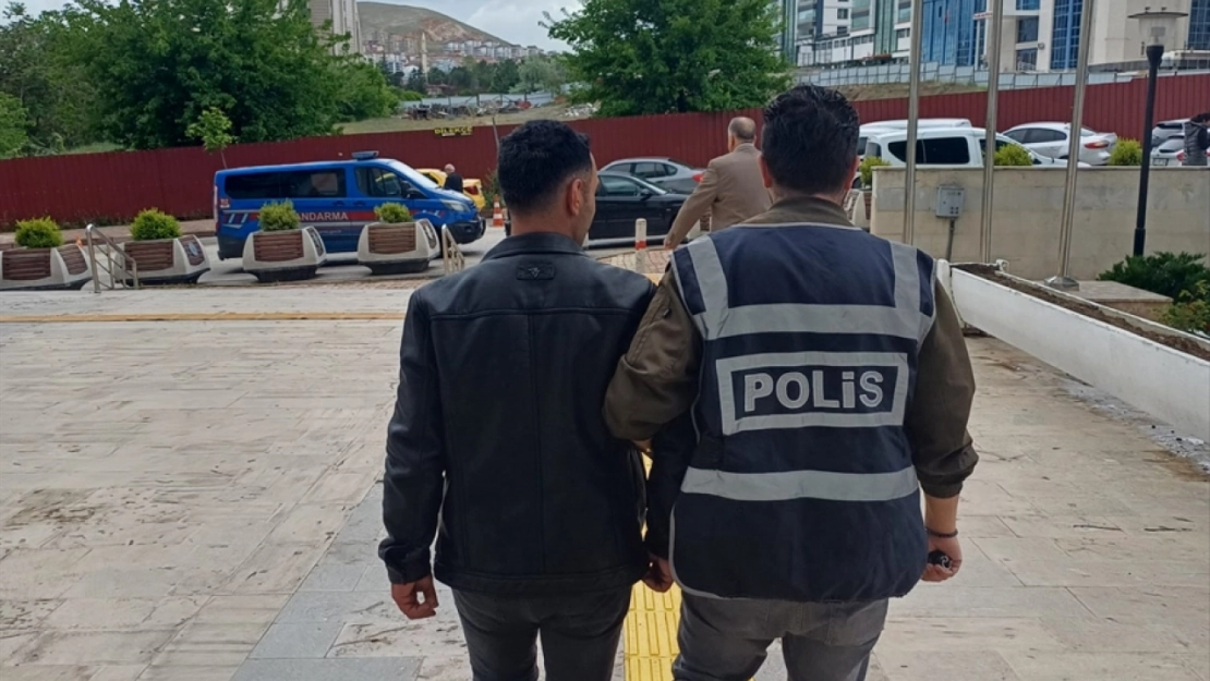 Elazığ'da asayiş operasyonunda 24'i hükümlü 25 kişi yakalandı