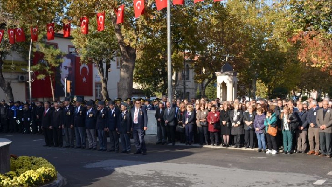 Büyük Önder Atatürk'ü anıyoruz