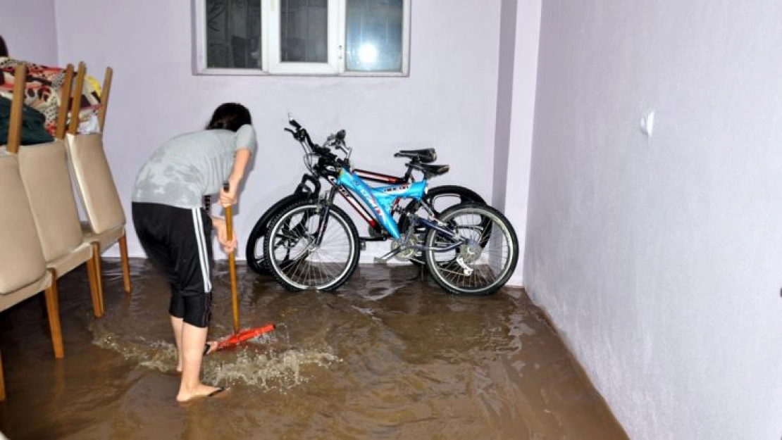 Muş'ta sağanak etkili oldu