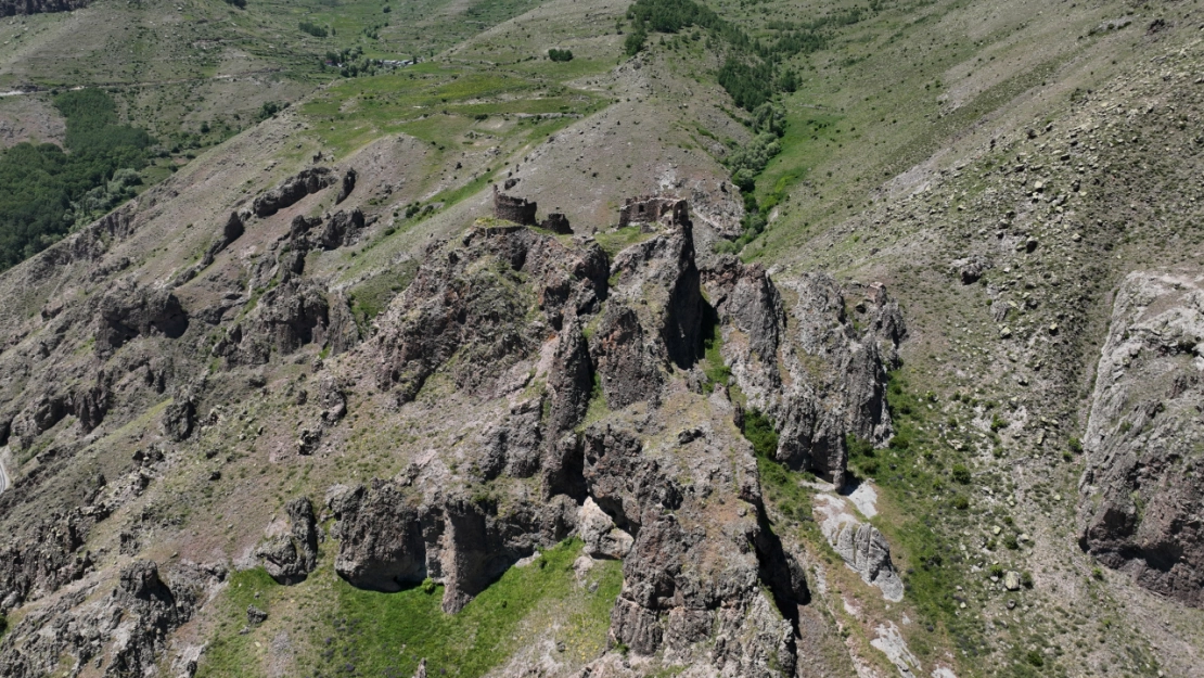 Erzurum'un Unutulan Mirası: Kaleboynu Kalesi Gün Geçtikçe Eriyor