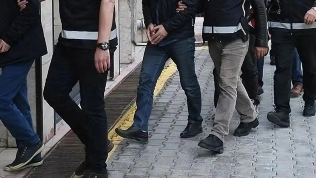 FETÖ'ye 26 İlde Darbe: 77 Şüpheli Yakalandı