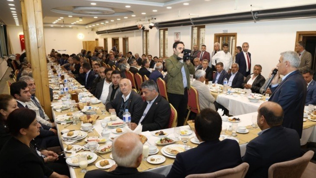 Güder, muhtarlarla iftar yemeğinde bir araya geldi