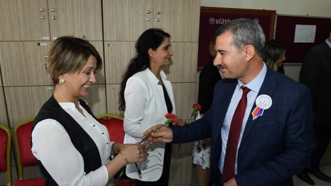 Başkan Çınar, ''Öğretmenlerimiz Her Devrin Âkil İnsanı Ve Yol Göstericisidir''