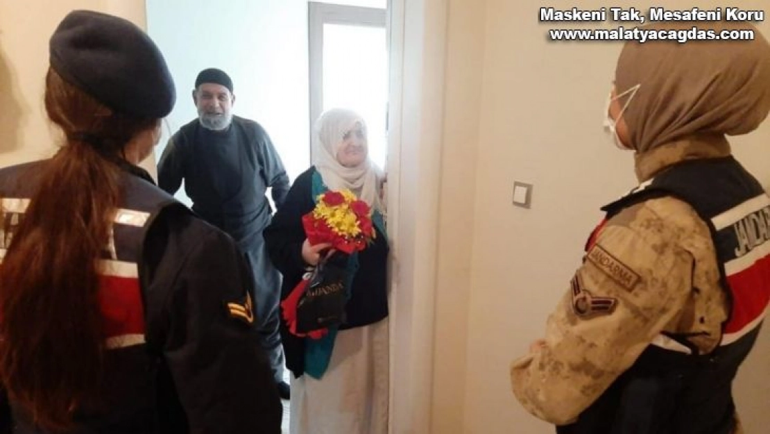 Jandarma, şehit annelerini kadınlar gününde de unutmadı