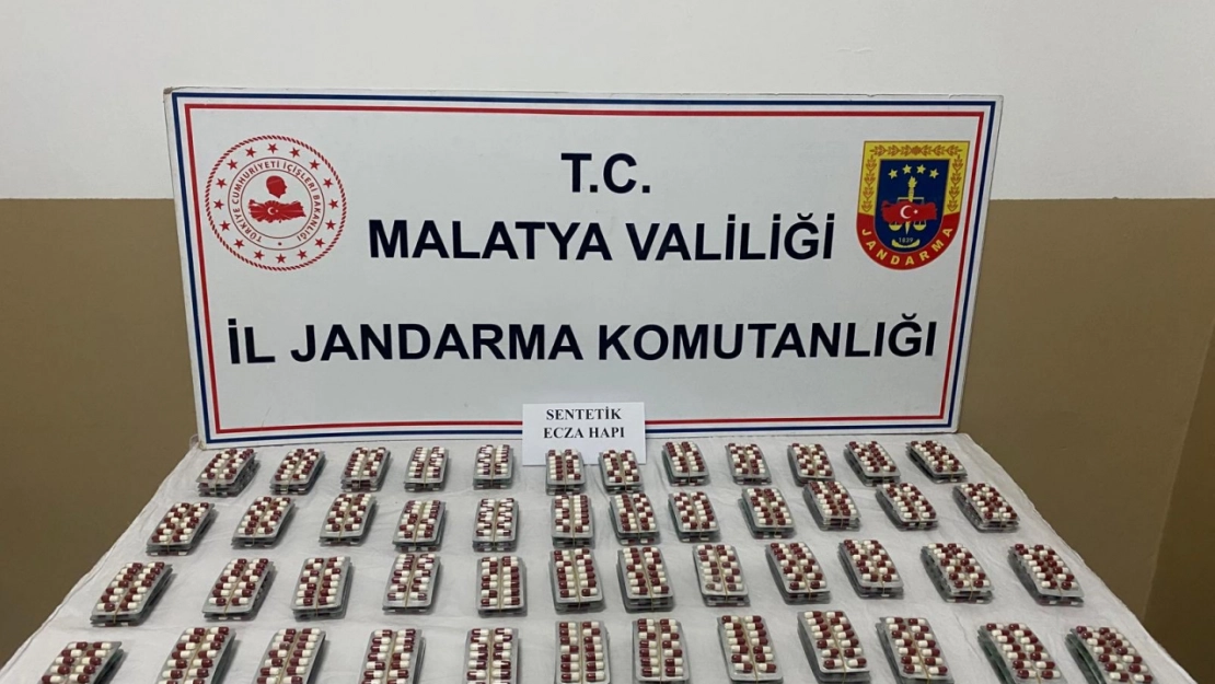 Jandarmadan Zehir Tacirlerine Darbe: 2 Gözaltı