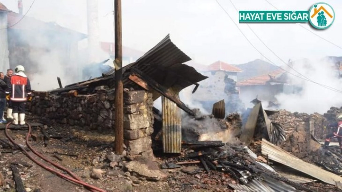Kızılcahamam'da yangın: 7 ev kül oldu