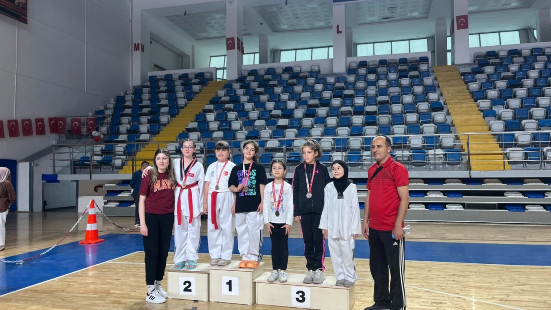 Malatya Doğuş Minik Tekvando Takımı 23 Madalya Kazandı
