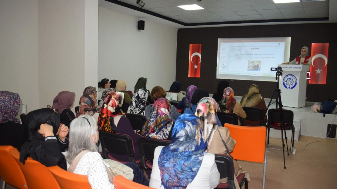 Malatya Kent Konseyi Kadın Meclisi Üyelerine İlk Yardım Eğitimi