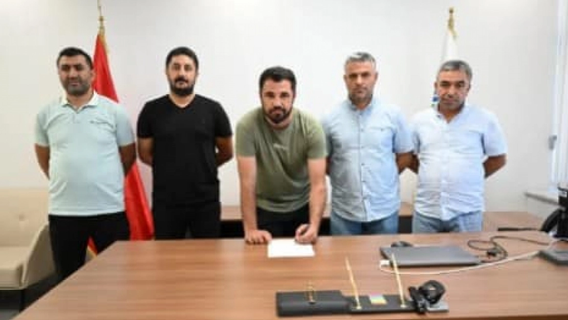 Malatya Yeşilyurtspor'un Teknik Direktörlüğüne Osman Fırat Getirildi. 