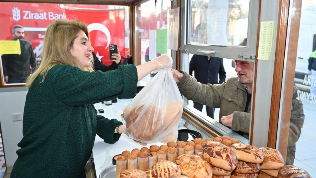 Milletvekili Ölmeztoprak'tan Ekmek Mesaisi