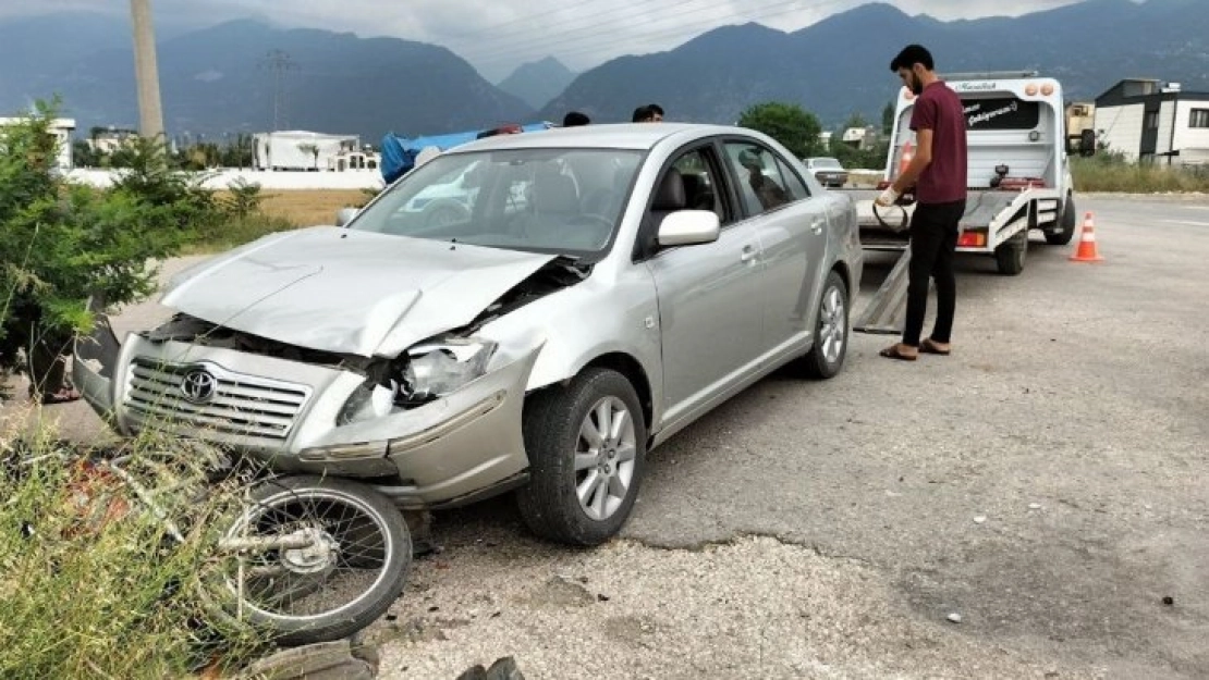 Osmaniye'de 3 aracın karıştığı kazada 2 kişi yaralandı
