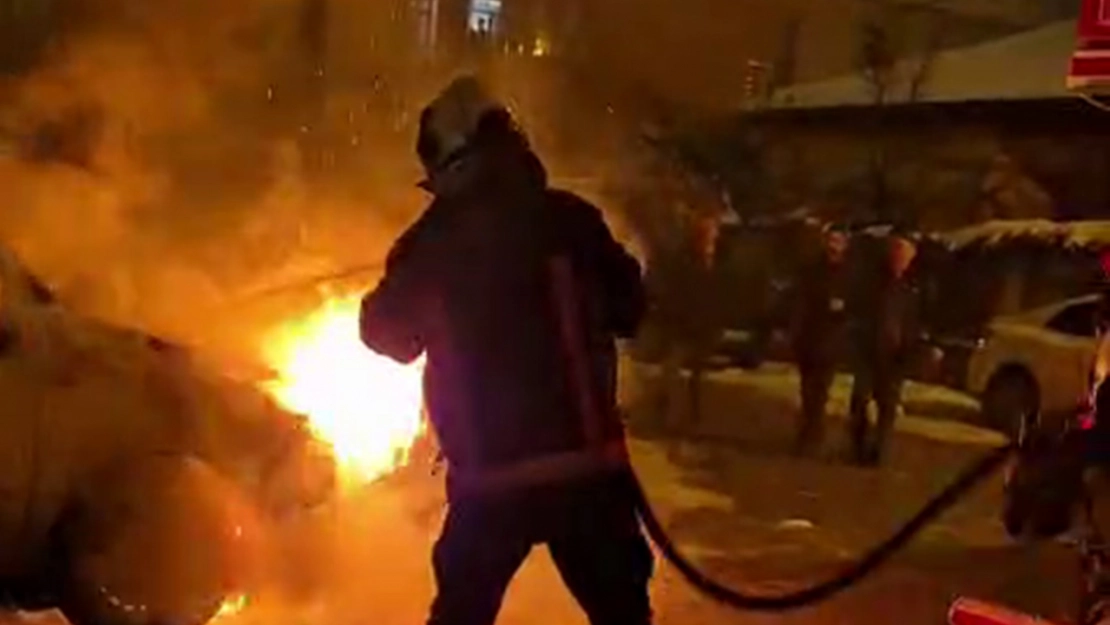 Park halindeki araçta yangın