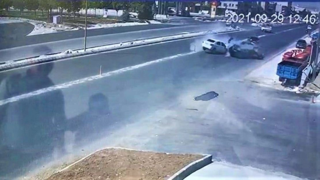 Şanlıurfa'da 6 Kişinin Yaralandığı Kaza Kamerada