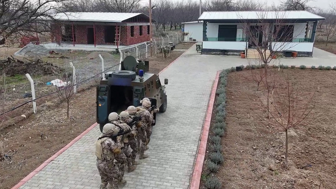 Suç örgütüne operasyon: 44 kişi tutuklandı