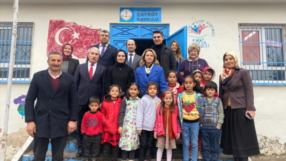 Vali Şahin'in Eşi Ebru Şahin Köy Okulları Ziyaretlerine Devam Ediyor