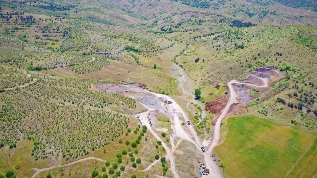 Yenice Barajı'nda gövde sıyırma kazı çalışması devam ediyor
