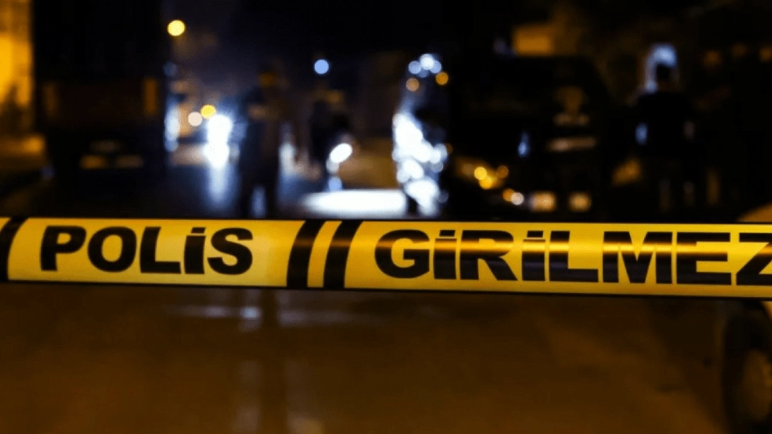 Yeşilyurt'ta Park Yeri Kavgası Kanlı Bitti: 2 Yaralı