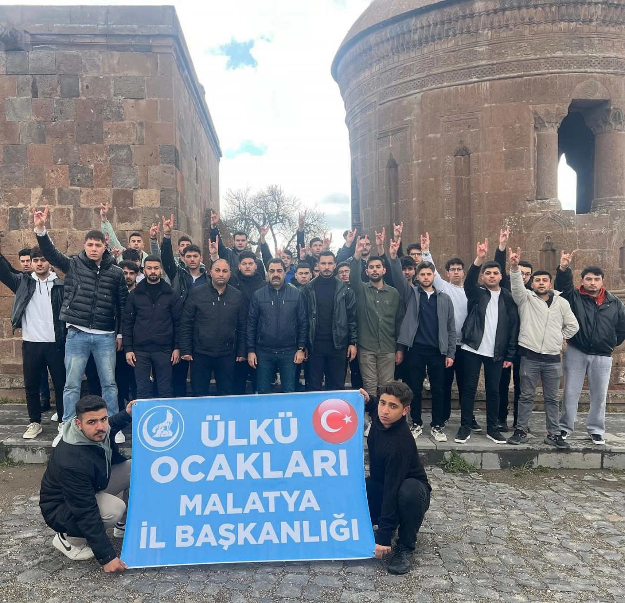 Ülkü Ocakları Malatya Üniversite Birimi'nden Bitlis Ahlat'a Kültür Gezisi