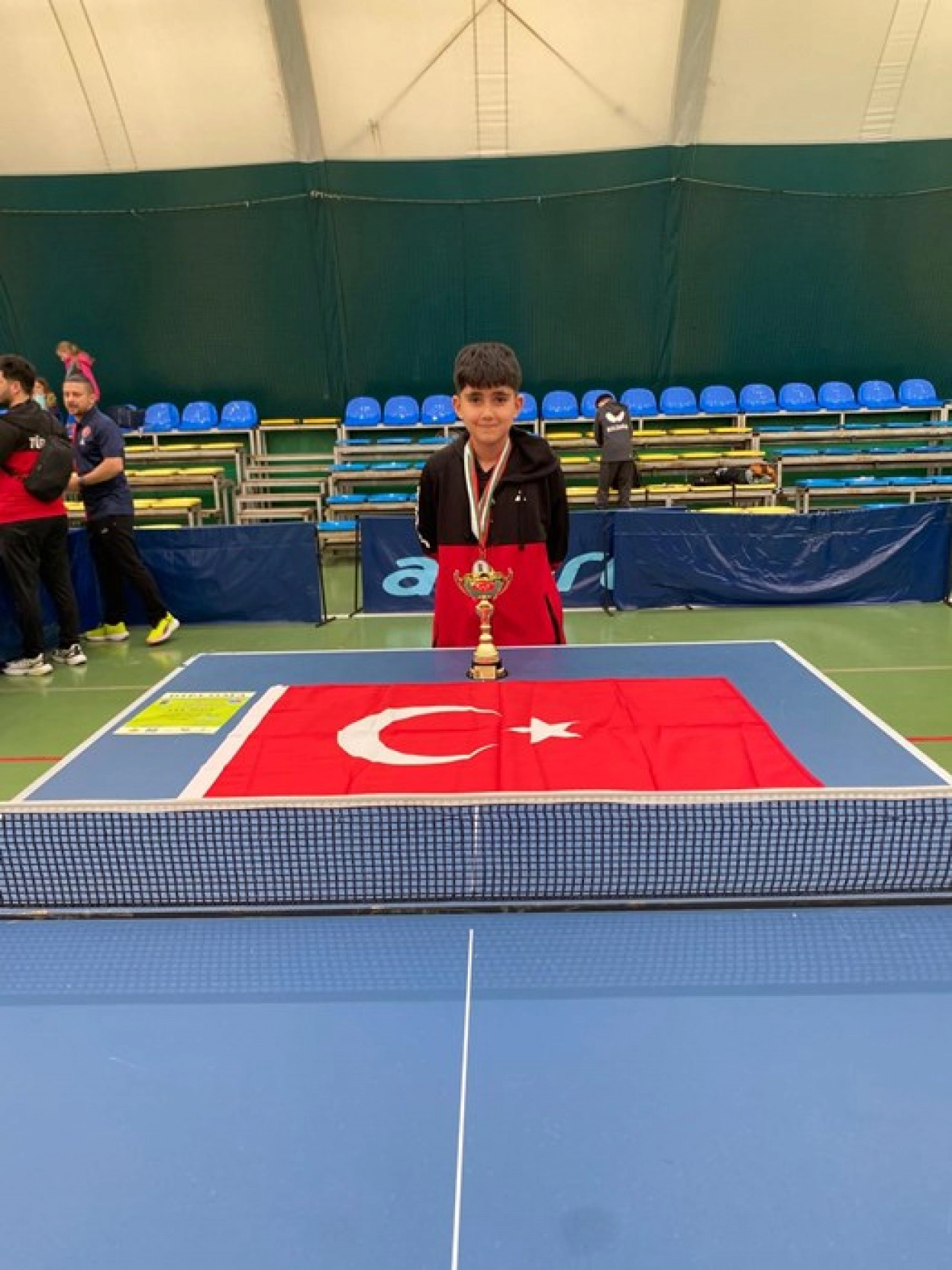 Milli sporcu masa tenisinde Balkan şampiyonu oldu