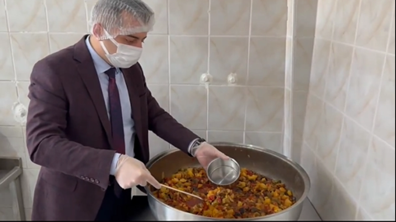 Bir kap sıcak yemek Yazıhan'da sofraları buluşturuyor