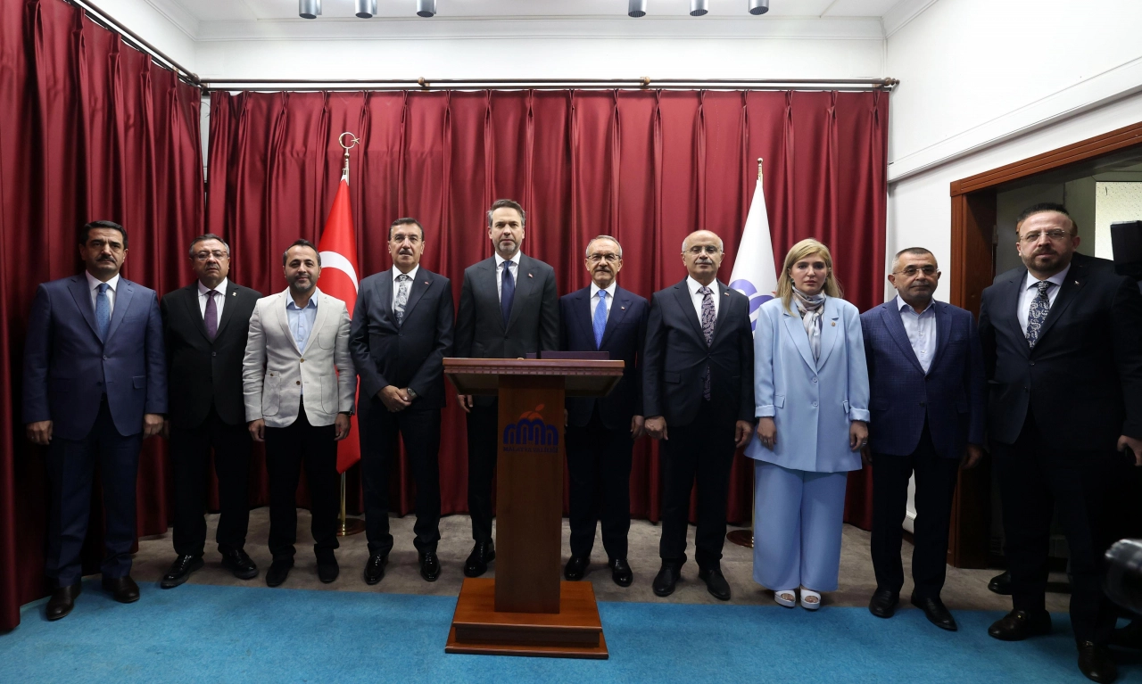 Bakan Bayraktar'dan Malatya Valiliğine Ziyaret