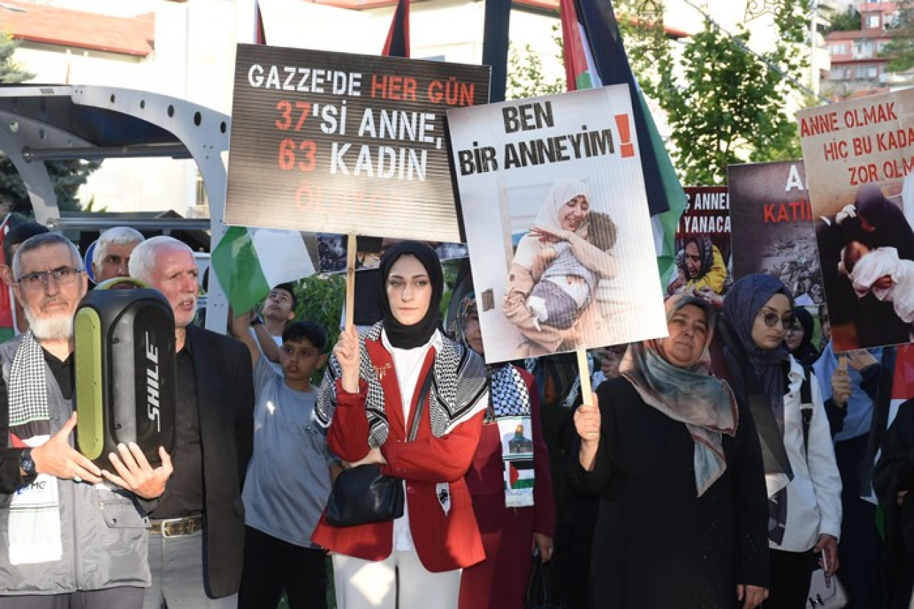 'Gazze İçin Küresel Öfke Günü' yürüyüşü düzenlendi