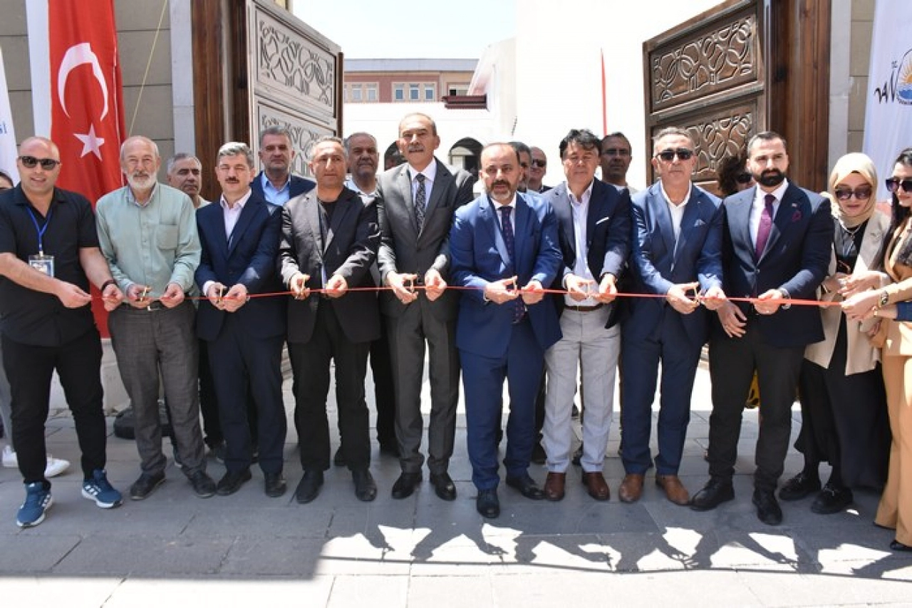 Van'da düzenlenen '2. Çocuk Edebiyatı Fuarı' başladı