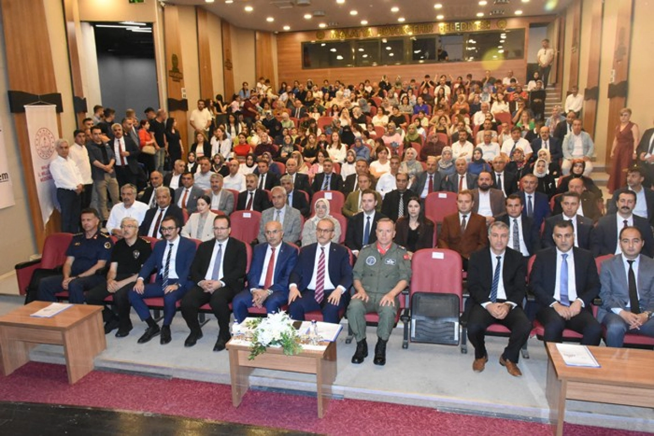 Binlerce Öğrenci İçin Umut Galası: ÖNEM Projesi Finalde