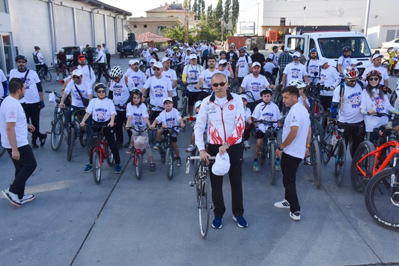Bisiklet Turu Şenlik Havasında Geçti