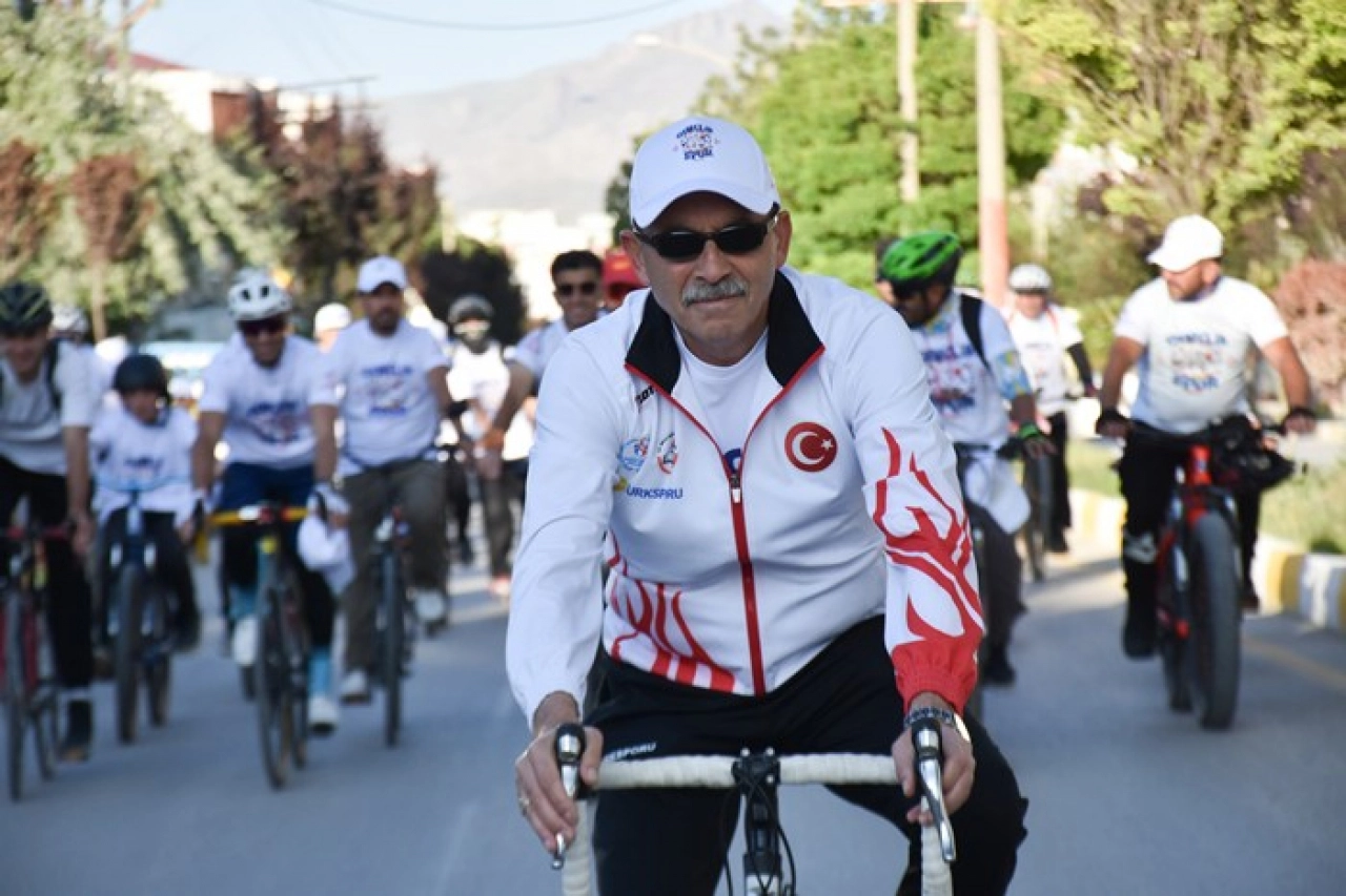 Bisiklet Turu Şenlik Havasında Geçti