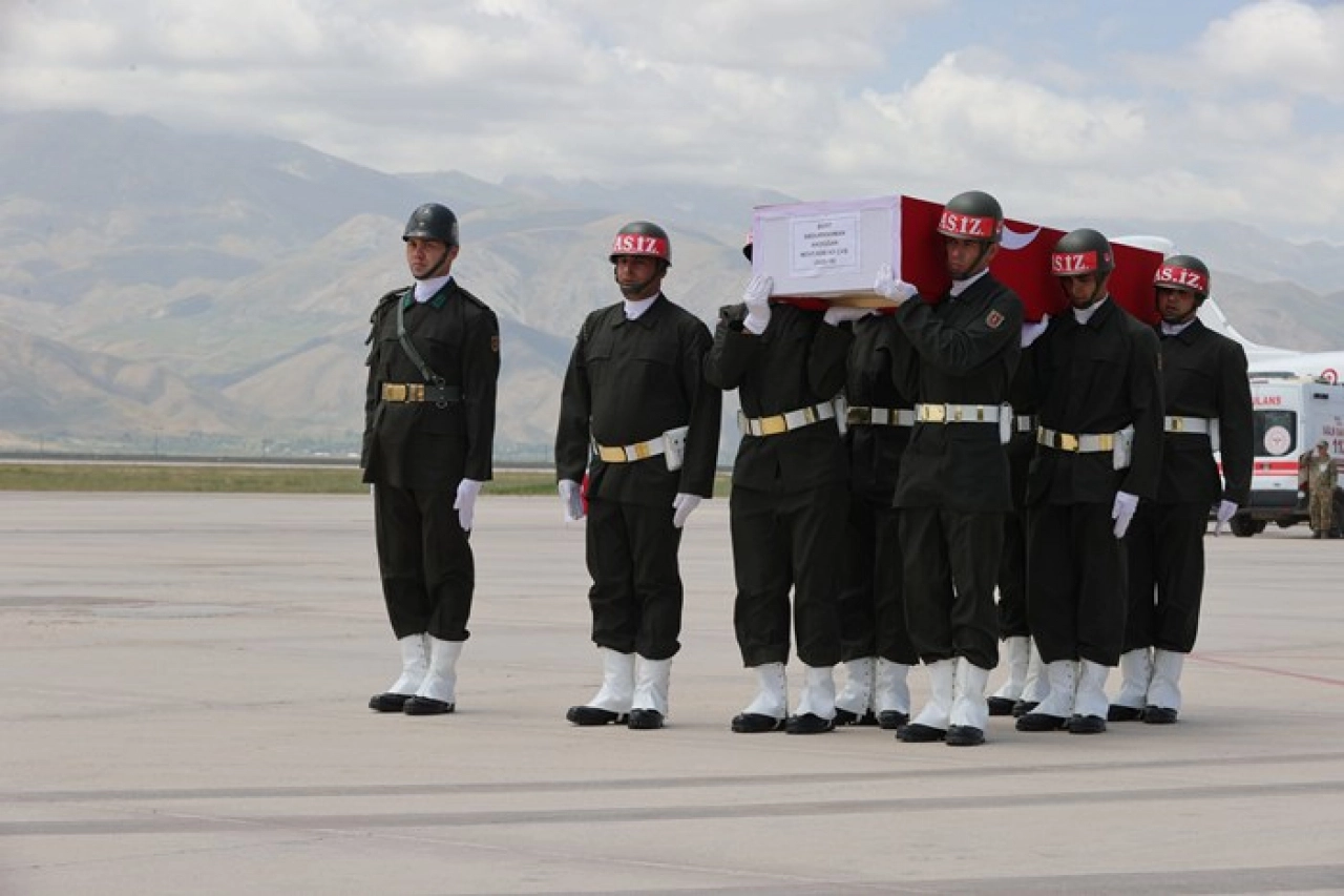 Hakkari'de Hüzün: Şehit Askerler Memleketlerine Uğurlandı