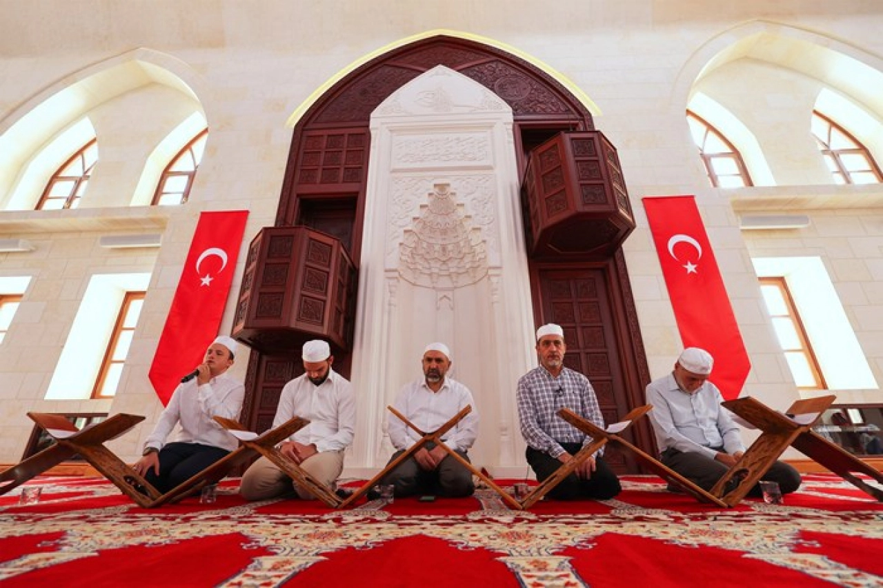 Somuncu Baba Külliyesi'nde Mevlit Programı Düzenlendi