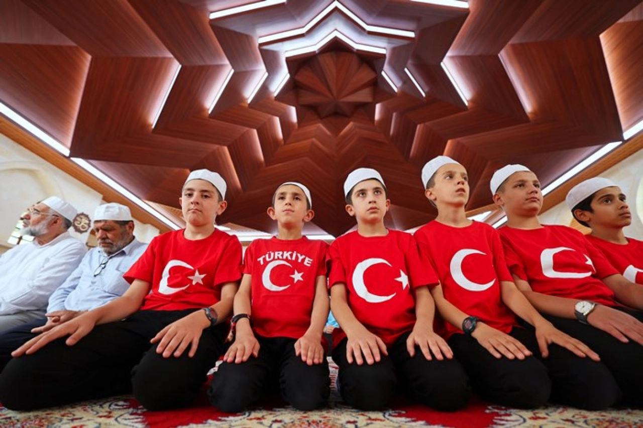 Somuncu Baba Külliyesi'nde Mevlit Programı Düzenlendi