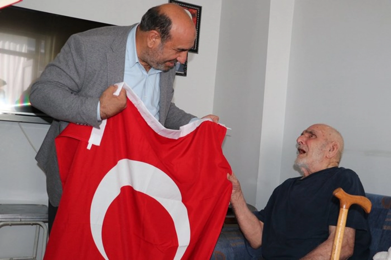 Başkanı Kahveci'den Şehit Babasına Ziyaret