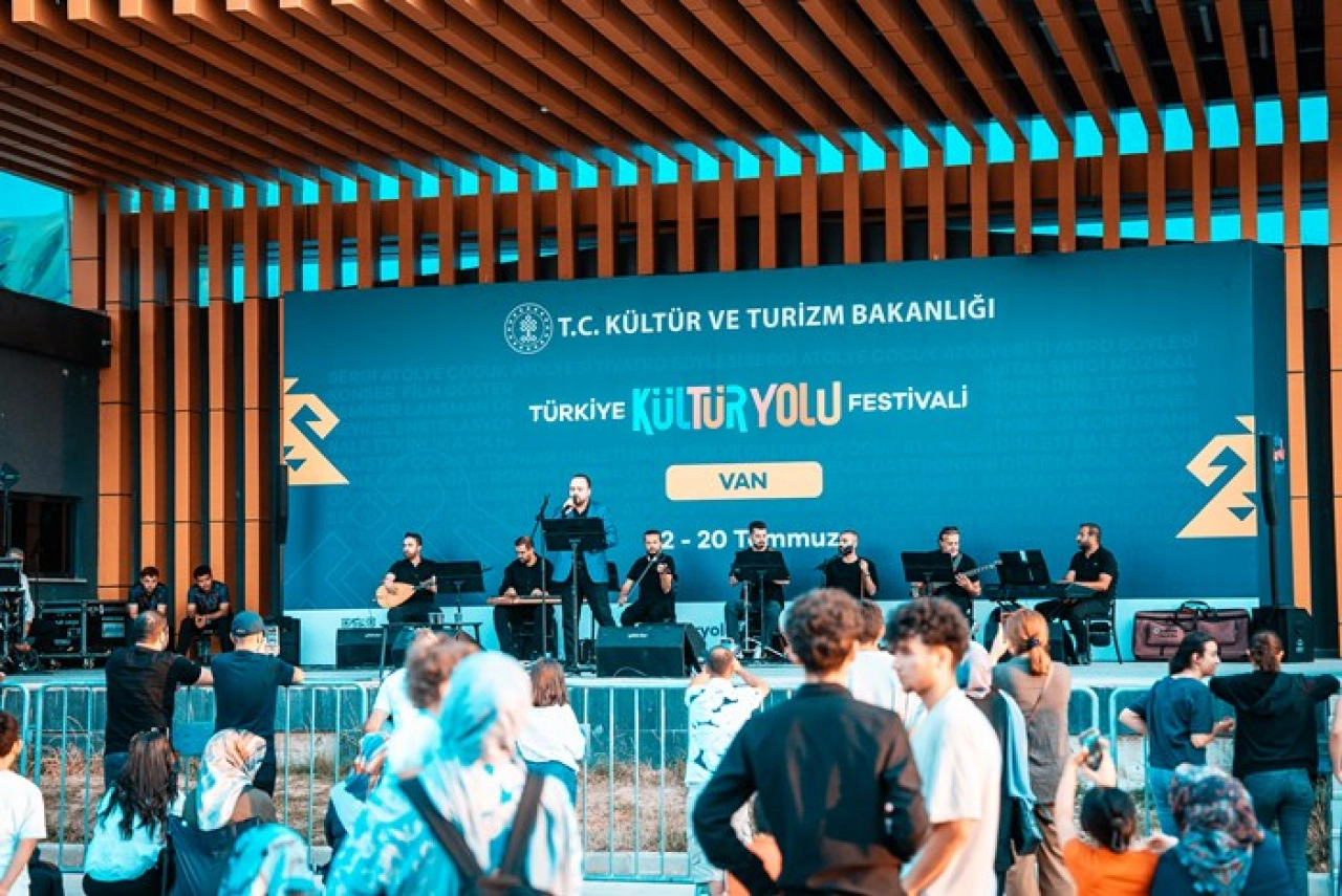 Kültür Yolu Van'da Hayat Buldu: Müzik, Tarih ve Sanat Bir Arada