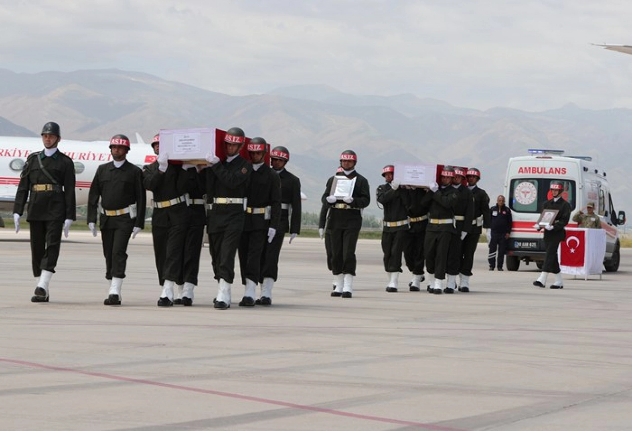 Hakkari'de Hüzün: Şehit Askerler Memleketlerine Uğurlandı