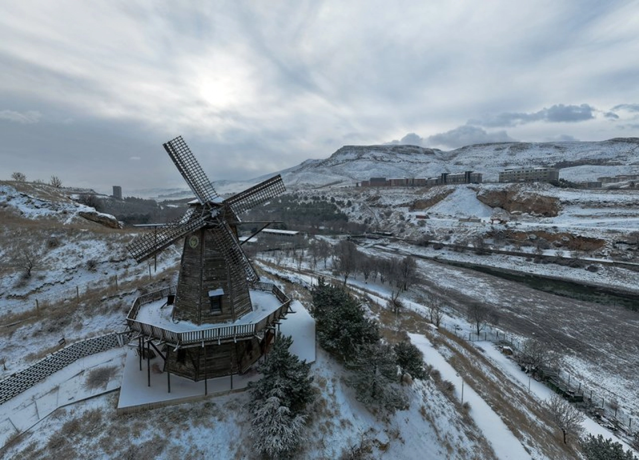 Turgut Özal Tabiat Parkı kar yağışıyla beyaza büründü