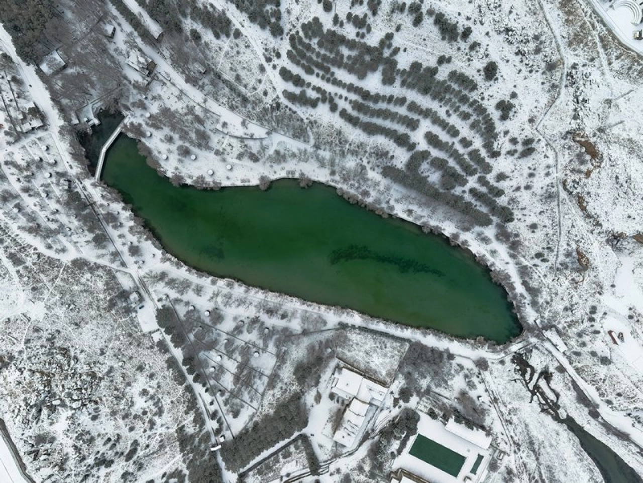 Turgut Özal Tabiat Parkı kar yağışıyla beyaza büründü