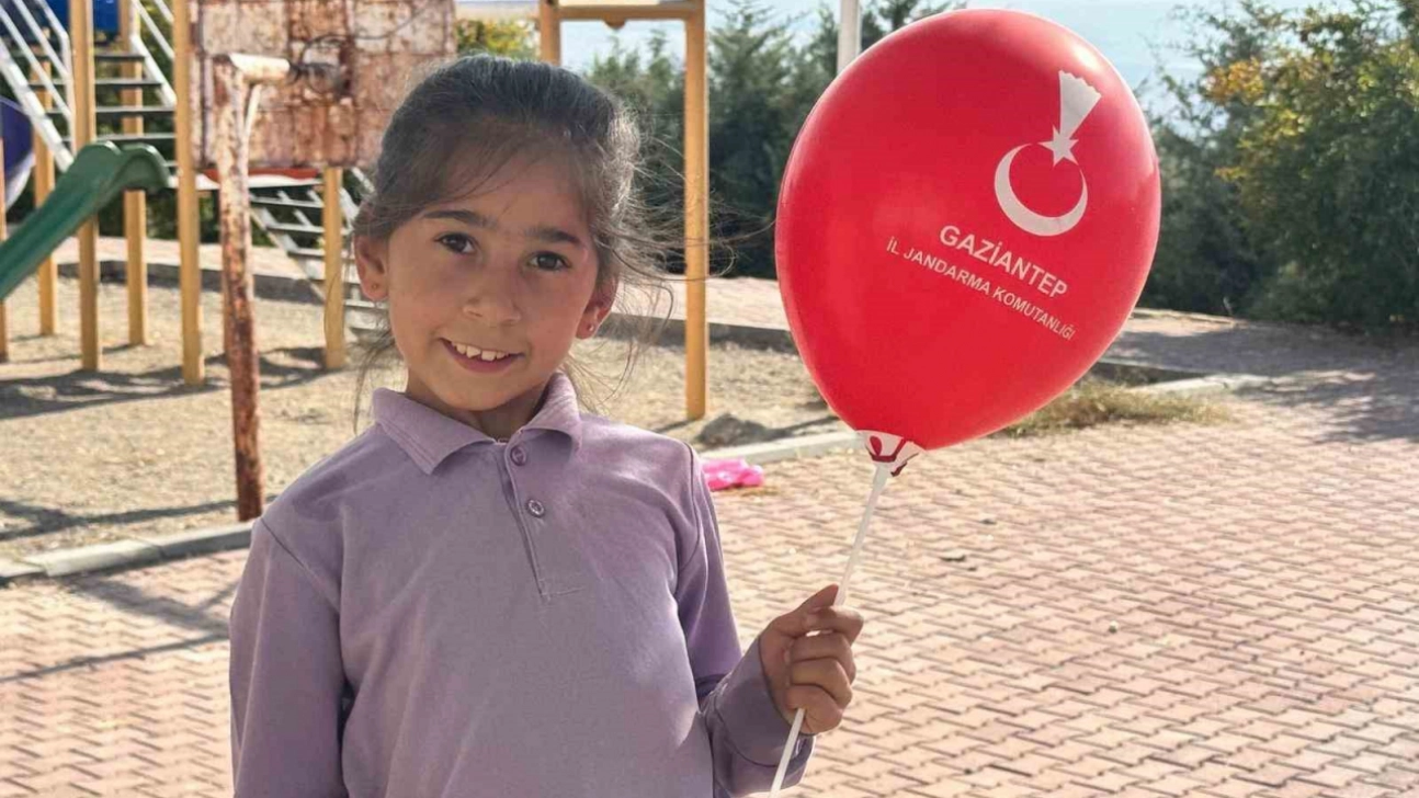 Gaziantep'te jandarma çocukları unutmadı